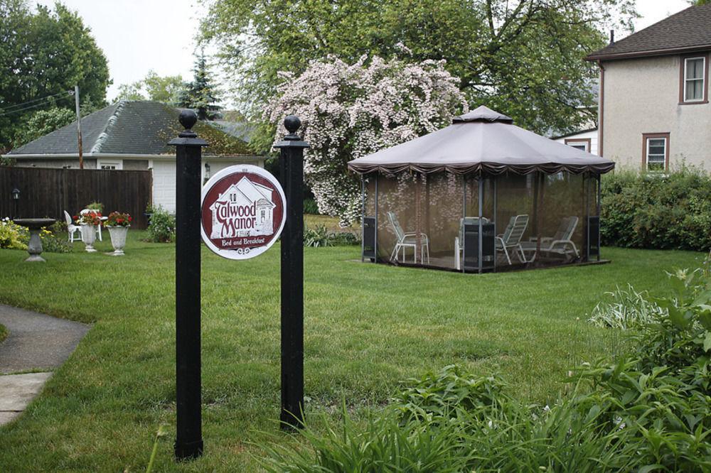 Talwood Manor B&B Port Colborne Exterior photo